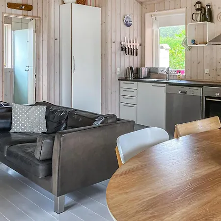 Stunning In Sydals With Kitchen Prázdninový dům Skovby (Syddanmark)